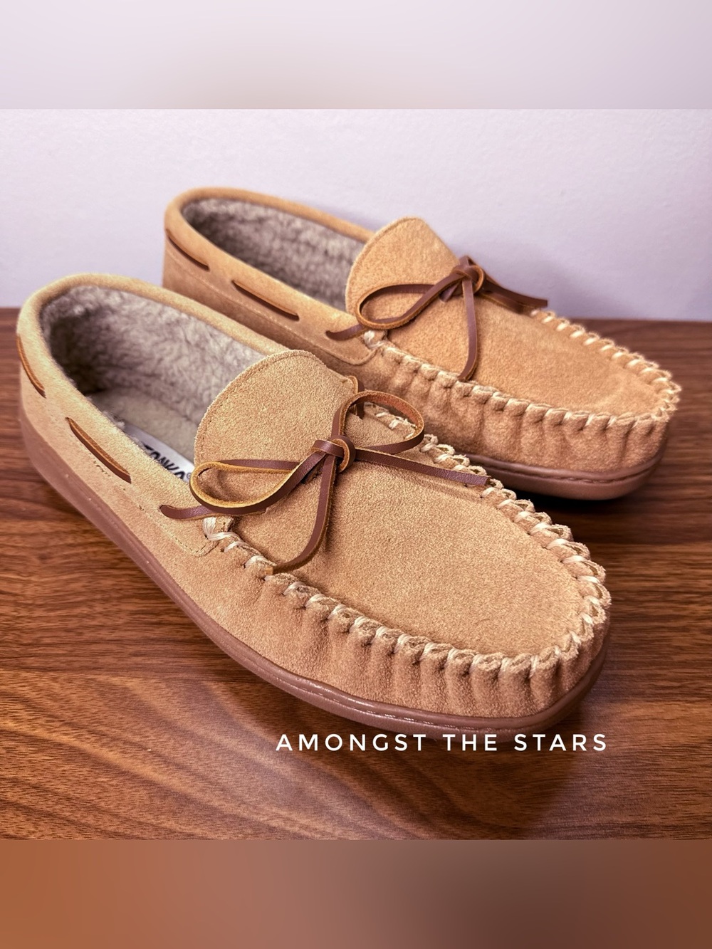 Minnetonka Trevor Traditional Trapper Suede Leather Cinnamon Moccasin Slippers